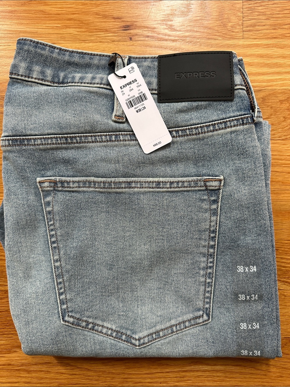 Express jeans Men’s 38x34 NWT Washed Light Blue Straight Jeans athletic slim